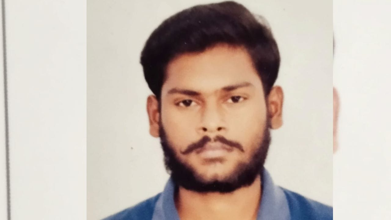 Fake Passport: ভুয়ো বার্থ সার্টিফিকেট দিয়ে পাসপোর্ট, জালে বিএড পড়ুয়া Fake Passport: ভুয়ো বার্থ সার্টিফিকেট দিয়ে পাসপোর্ট, জালে বিএড পড়ুয়া