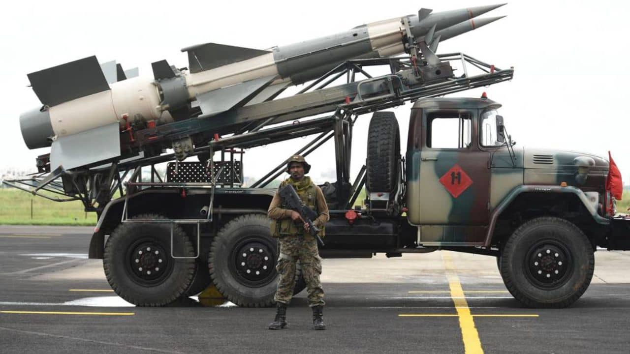 India Pakistan Tension: সঙ্গ দিয়েছে সুদর্শন চক্রকে! পাক হামলা থেকে কোটি কোটি ভারতীয়দের রক্ষা করেছে এই হিরো