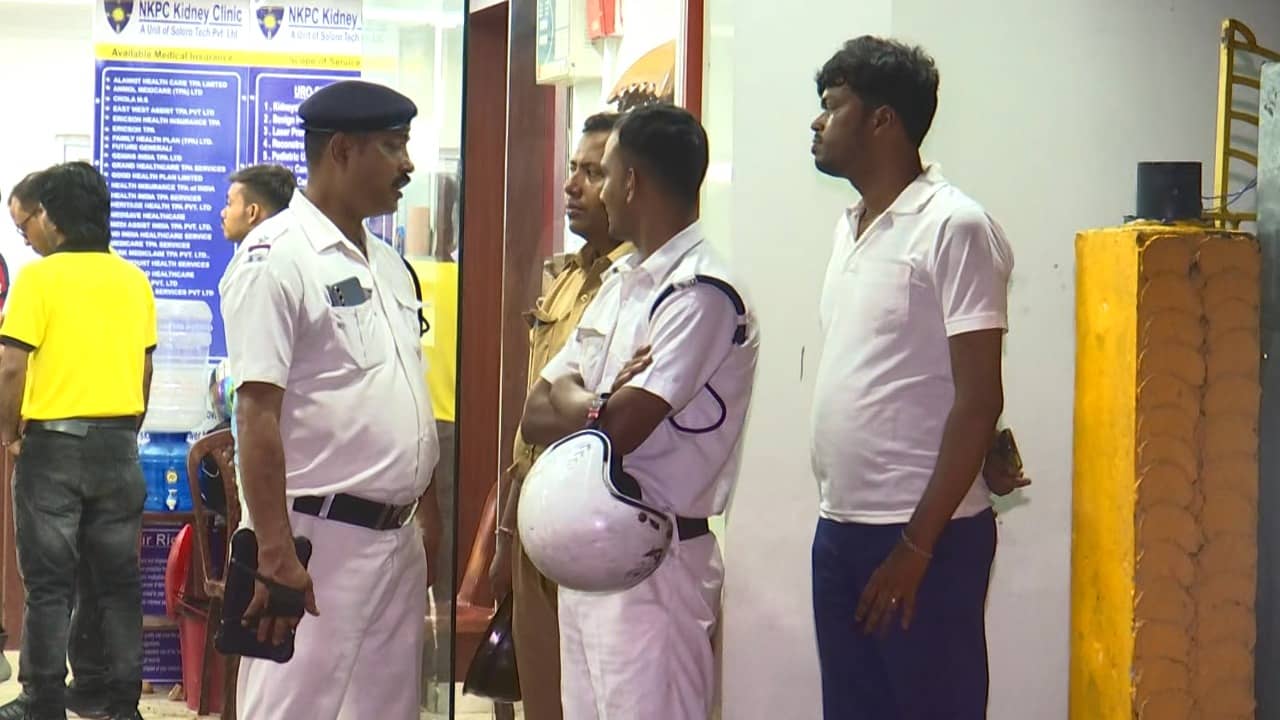 Private Hospital: বিল মেটাতে বলায় ভাঙচুর-মারধরের অভিযোগ, ব্য়াপক উত্তেজনা বাইপাসের কাছে বেসরকারি হাসপাতালে