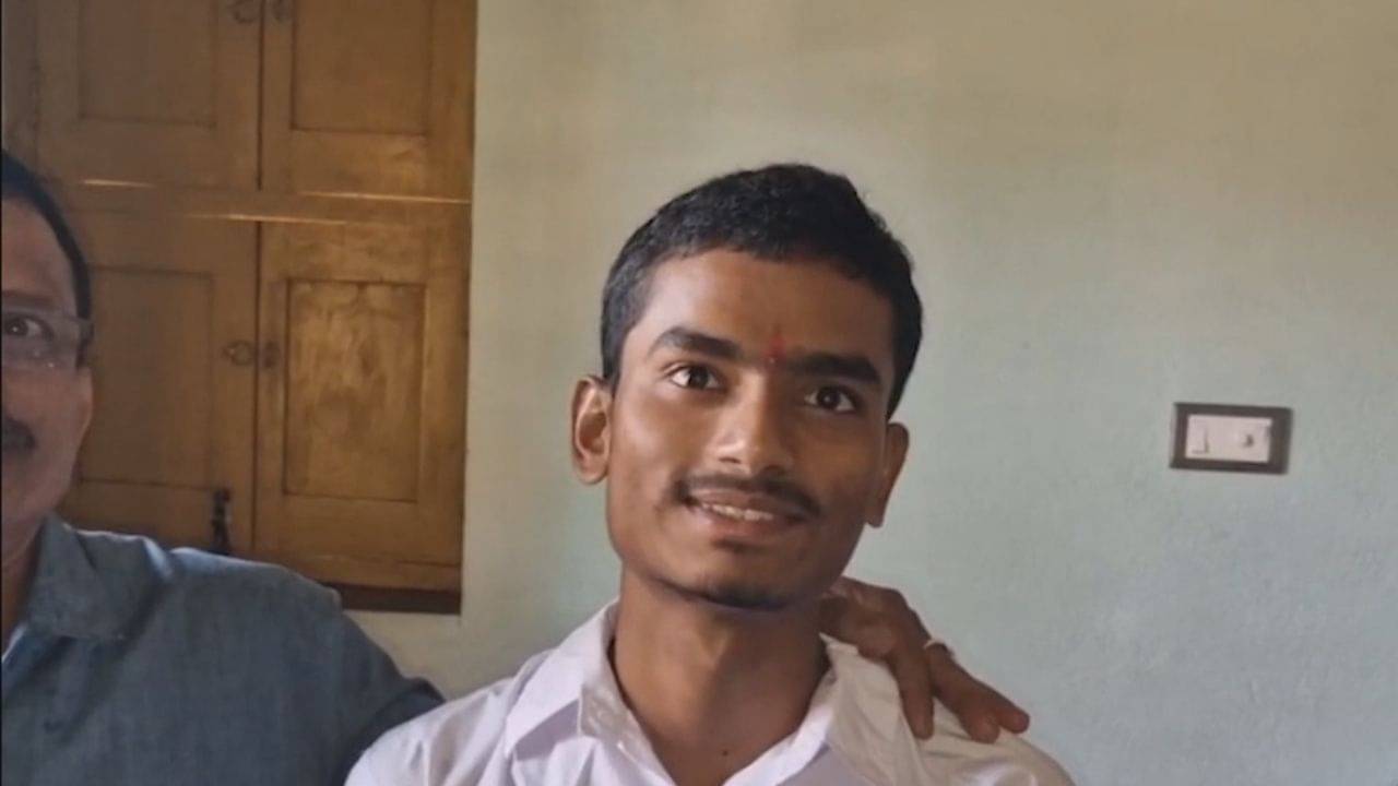 Madhyamik Results 2025: ছোট থেকে পরিশ্রমের ফল মাধ্যমিকে দ্বিতীয় স্থান, সাফল্যের কৃতিত্ব কাকে দিল সৌম্য?