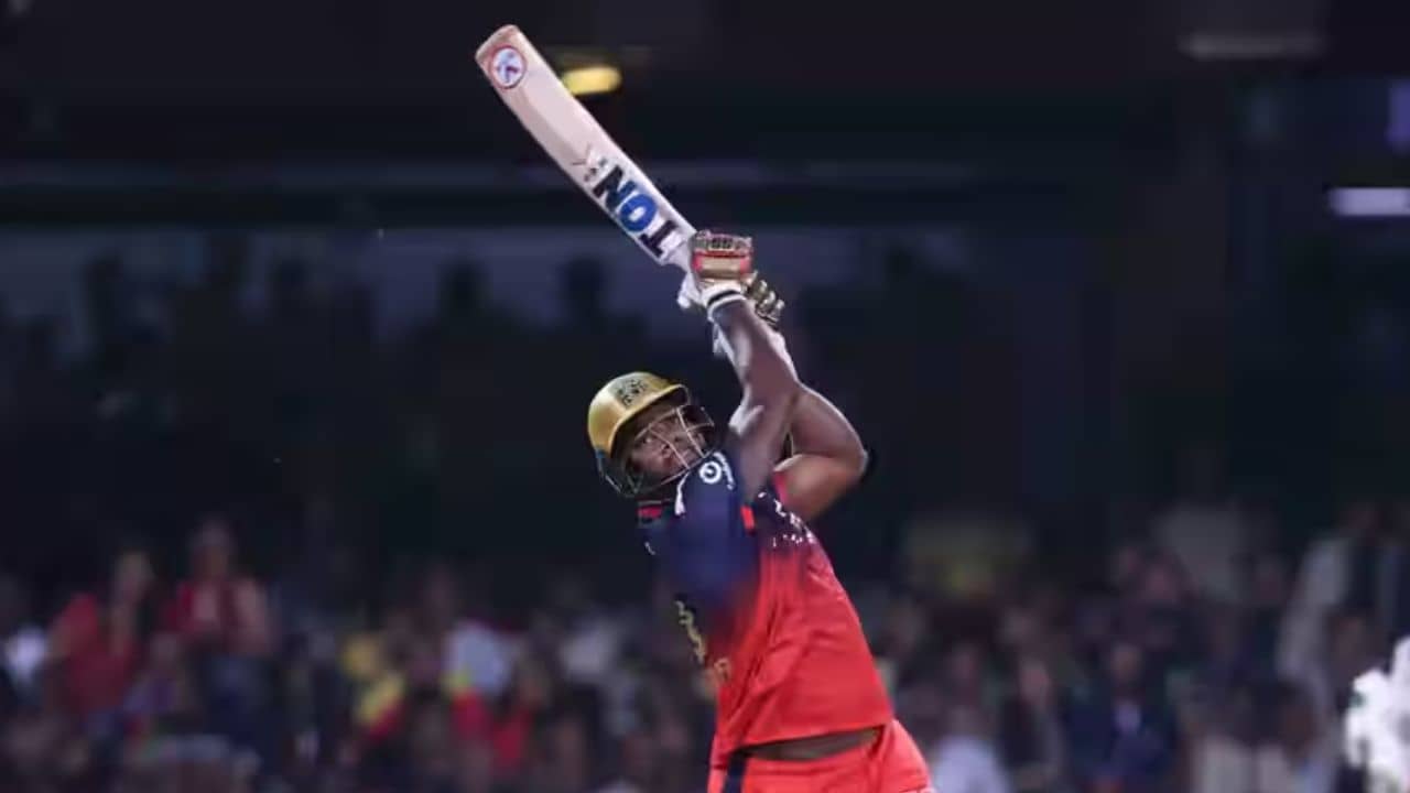 IPL 2025, RCB vs CSK: রোমারিওর রোষে চেন্নাই সুপার কিংস! হাফসেঞ্চুরিতে রেকর্ড...