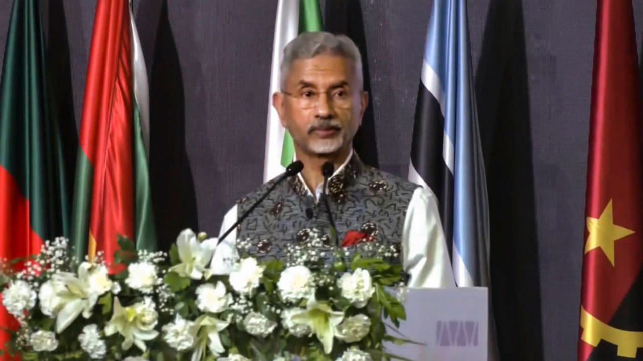 S Jaishankar: সন্ত্রাসবাদে মদত দিলে ভারত কী করতে পারে? পাকিস্তানকে বুঝিয়ে দিলেন জয়শঙ্কর S Jaishankar: সন্ত্রাসবাদে মদত দিলে ভারত কী করতে পারে? পাকিস্তানকে বুঝিয়ে দিলেন জয়শঙ্কর