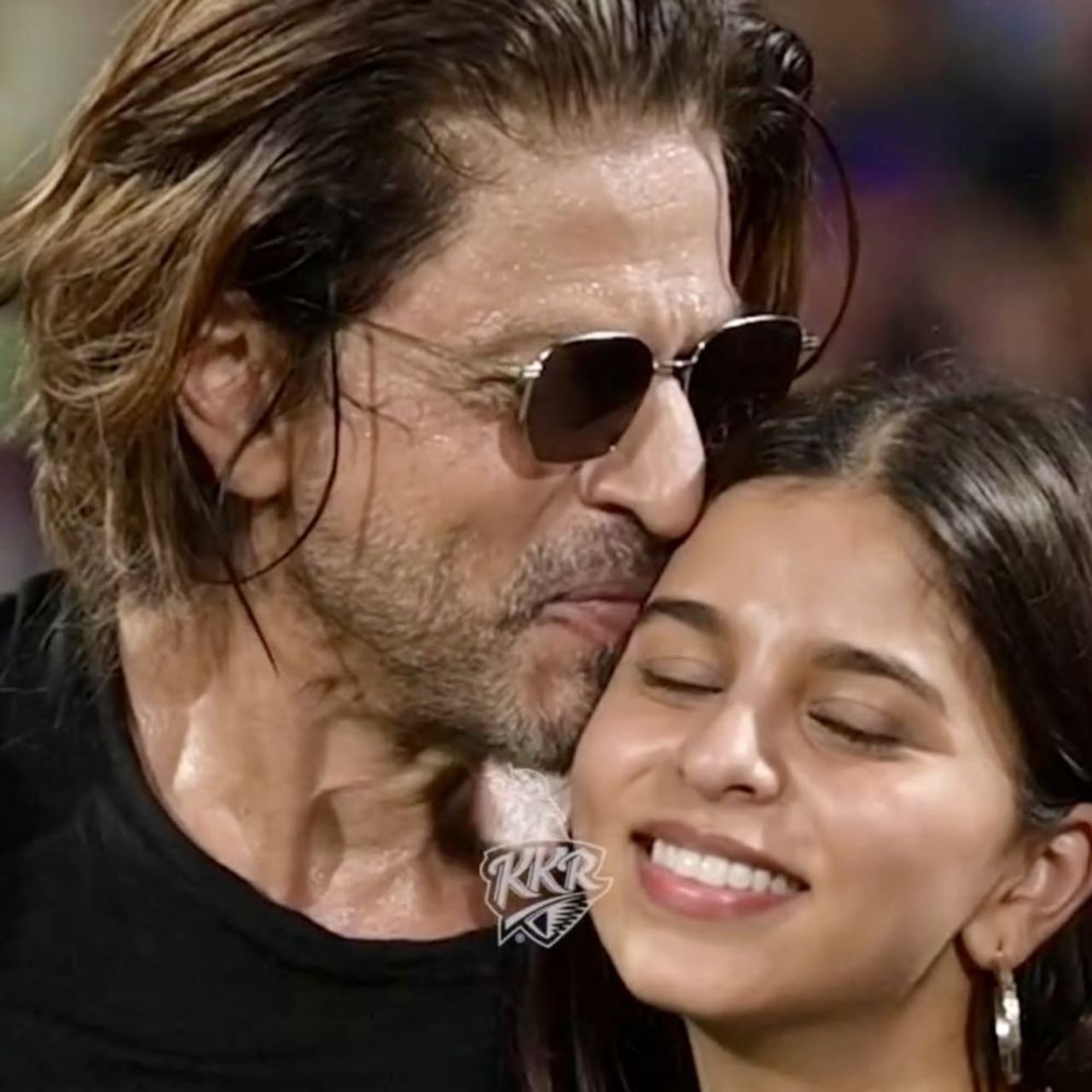 আজ ২২ নভেম্বর, বৃহস্পতিবার সুহানা খানের (Suhana Khan) জন্মদিন। দেখতে দেখতে জীবনের ২৪টা বসন্ত কাটিয়ে ফেলেছেন শাহরুখ খানের (Shah Rukh Khan) মেয়ে।
