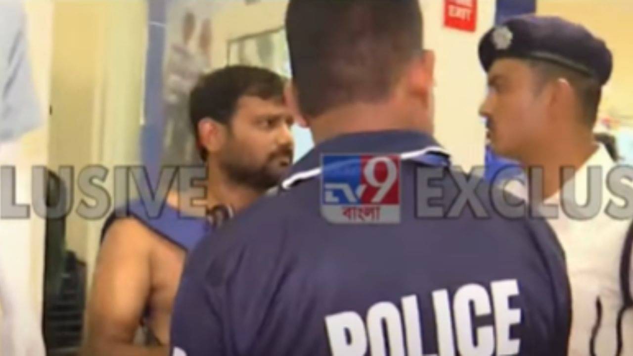 SSC Protest: চলছে সাফাই অভিযান, শপিং মলে ঢুকে অর্ধনগ্ন চাকরিহারা ধরল পুলিশ