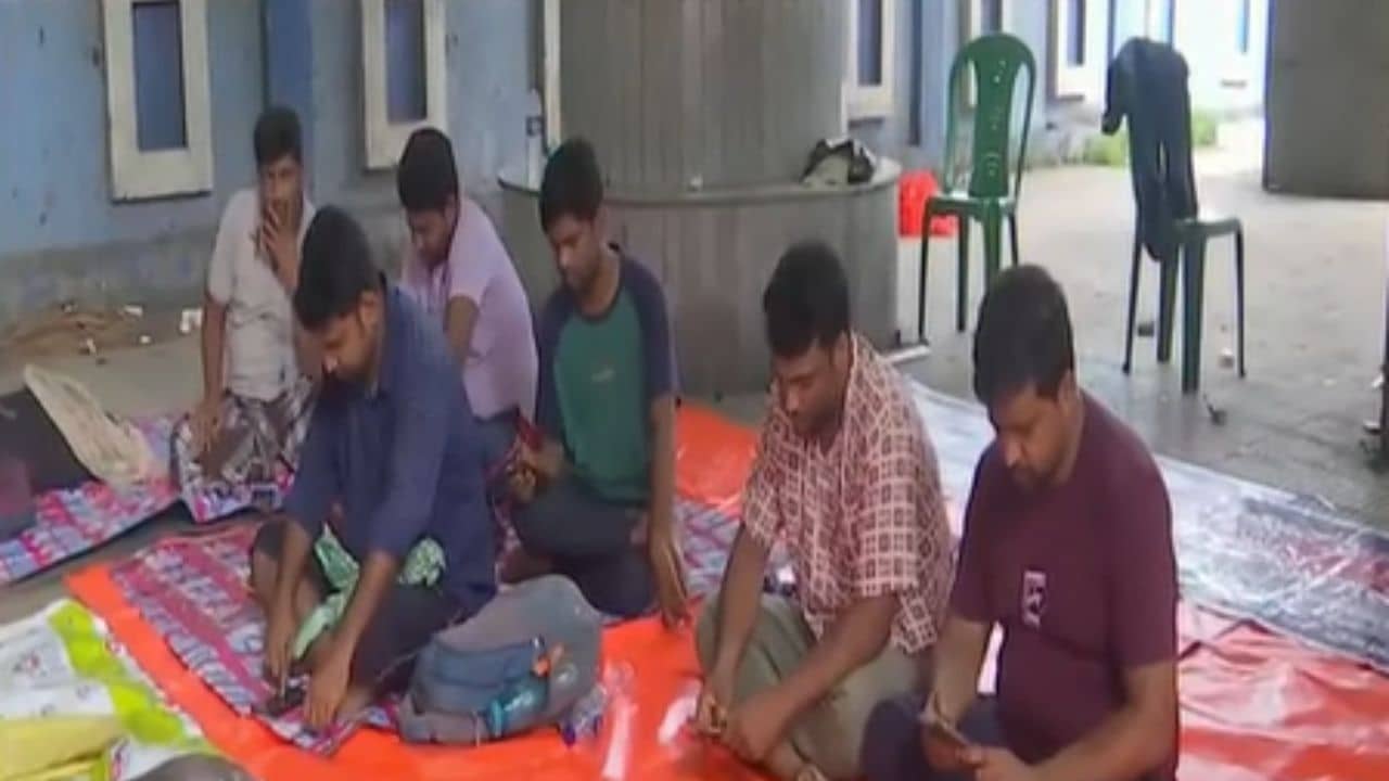 Sacked Teacher Protest: ডেডলাইনের শেষ দিন! চাকরিহারাদের সঙ্গে দেখা করবেন শিক্ষামন্ত্রী? এখনও অপেক্ষায় বিক্ষোভকারীরা