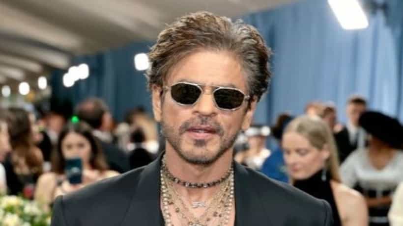 আপনি কে? মেট গালায় শাহরুখকে প্রশ্ন বিদেশি সাংবাদিকের! চরম সিদ্ধান্ত নিলেন বলিউডের কিং