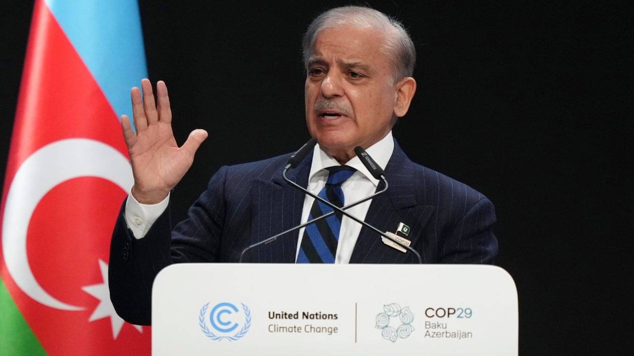 Operation Sindoor: ভোরের নমাজ পড়ে ভারতে হামলা করতে চেয়েছিল পাকিস্তান! তার আগেই ব্রহ্মস নিয়ে হাজির সেনা, বড় স্বীকারোক্তি শরিফের