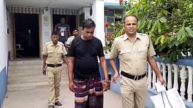 মহিলার শরীর দেখেই সন্দেহ হয় পুলিশের! উঠে এল সিরাজ মস্তানের নৃশংস রূপ মহিলার শরীর দেখেই সন্দেহ হয় পুলিশের! উঠে এল সিরাজ মস্তানের নৃশংস রূপ