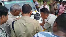কালো প্লাস্টিকের মধ্যেই পরিত্যক্ত অবস্থায় পড়েছিল ৫ কোটির 'সম্পত্তি'! কালো প্লাস্টিকের মধ্যেই পরিত্যক্ত অবস্থায় পড়েছিল ৫ কোটির 'সম্পত্তি'!