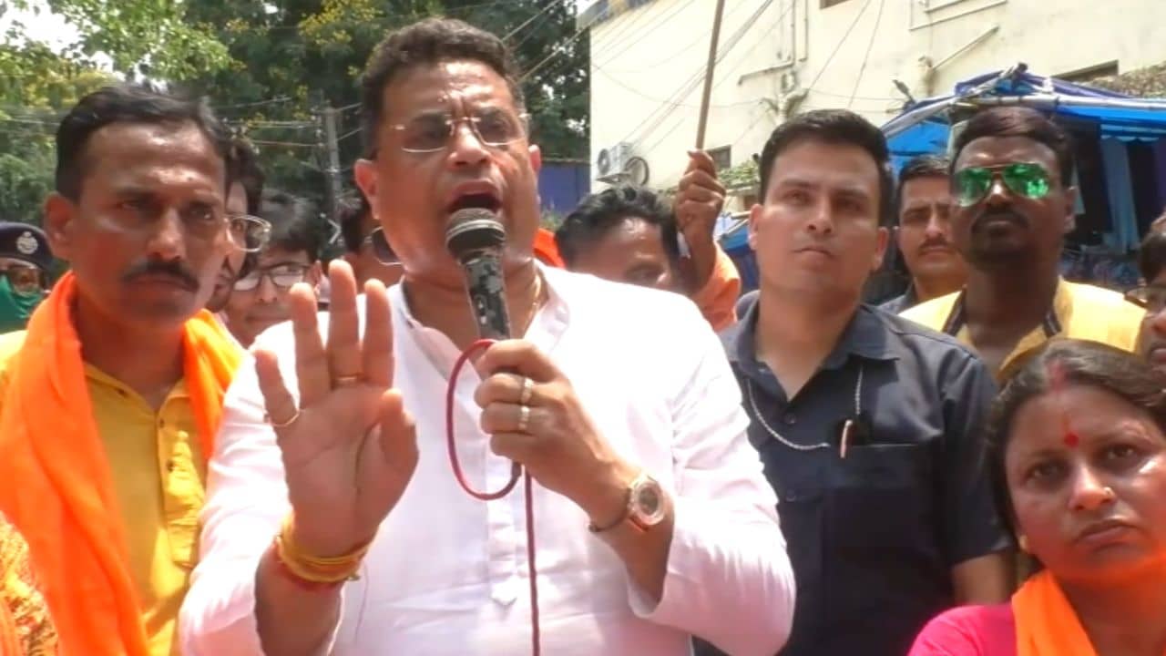 Soumitra Khan: সনাতনী ছাড়া কাউকে বাড়ি ভাড়া দেবেন না, কম খান তবুও..., বললেন সৌমিত্র