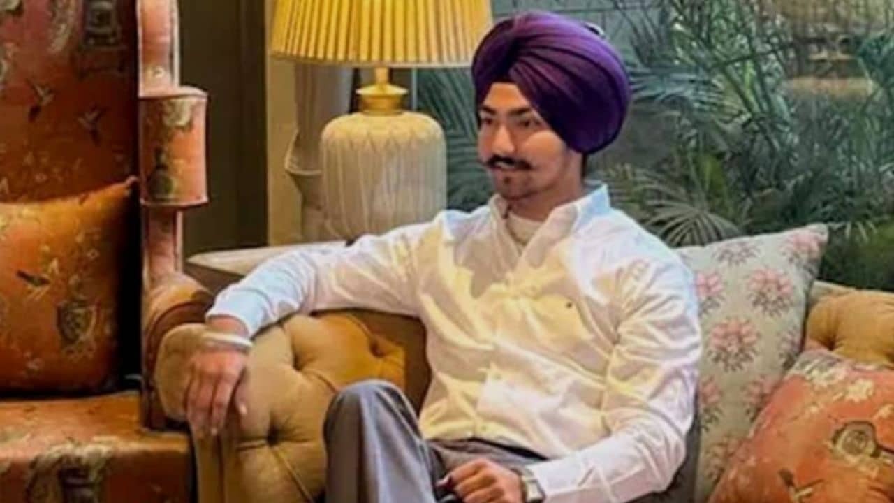 Pakistani Spy: ভোলাভালা মুখ দেখে বোঝাই যাবে না, কলেজ পড়ুয়া এই ছেলেই নাকি পাকিস্তানের কাছে বেচে দিচ্ছিল গুরুত্বপূর্ণ তথ্য! ধরা পড়ল কীভাবে?