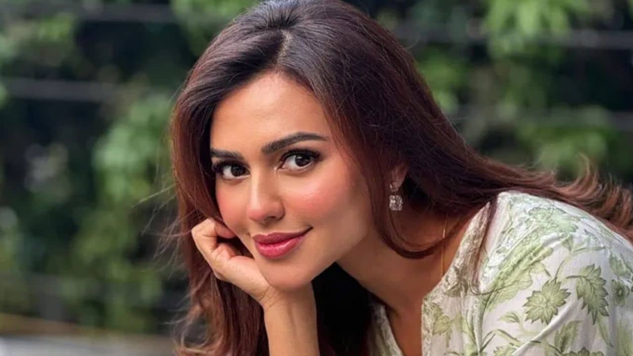 বাংলাদেশে গুরুতর অসুস্থ নুসরত, কী হয়েছে নায়িকার?