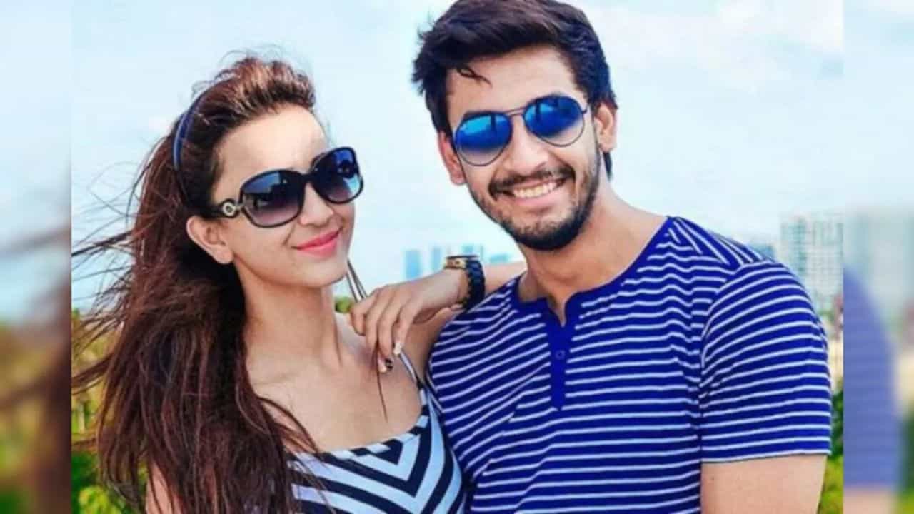'বাচ্চা বয়সে এই মেয়ে, ওই মেয়ে, সেই মেয়ে...', বনির কোন সত্যি ফাঁস করলেন কৌশানী? 'বাচ্চা বয়সে এই মেয়ে, ওই মেয়ে, সেই মেয়ে...', বনির কোন সত্যি ফাঁস করলেন কৌশানী?