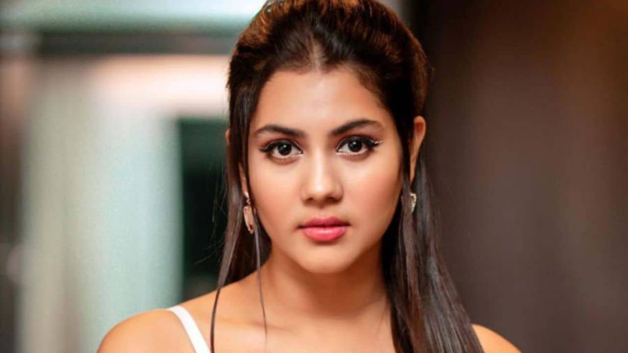 হিট পাননি সম্প্রতি, তবে চেষ্টা চালাচ্ছেন ঋত্বিকা