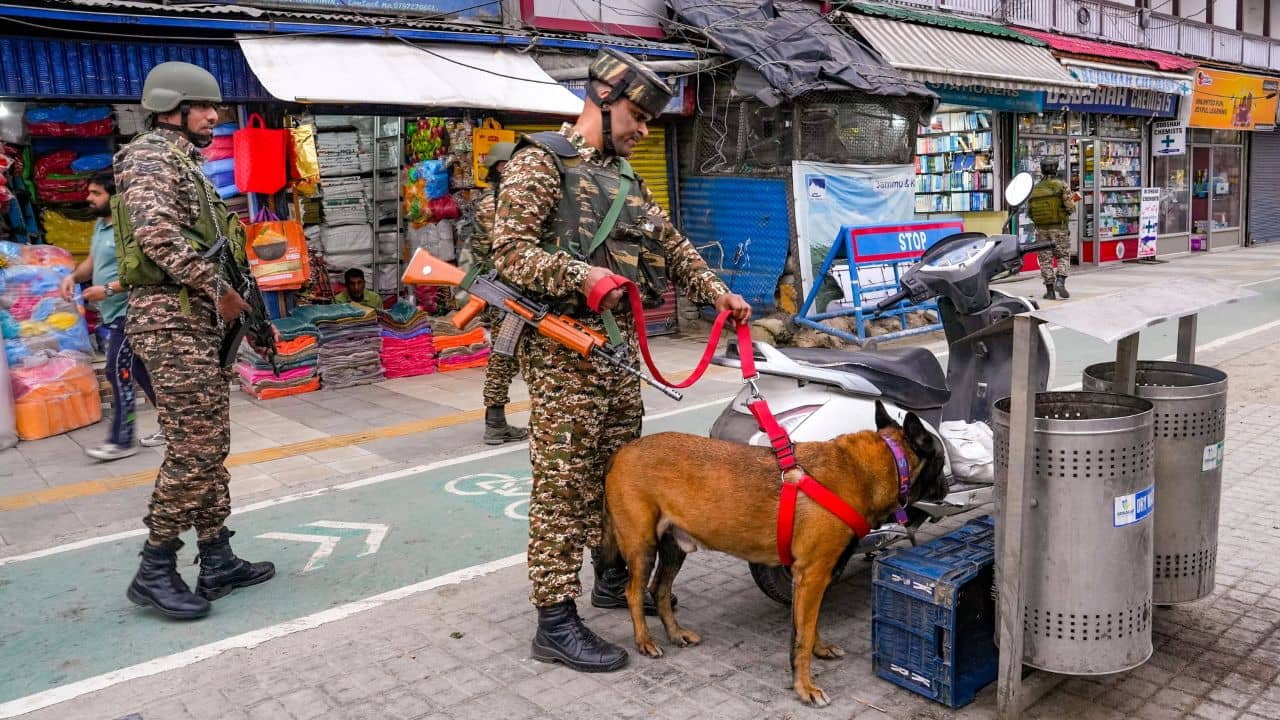 Kashmir Terror Attack Alert: কাশ্মীরে ফের জারি জঙ্গি হামলার হাই এলার্ট! এবার টার্গেট কোথায়?
