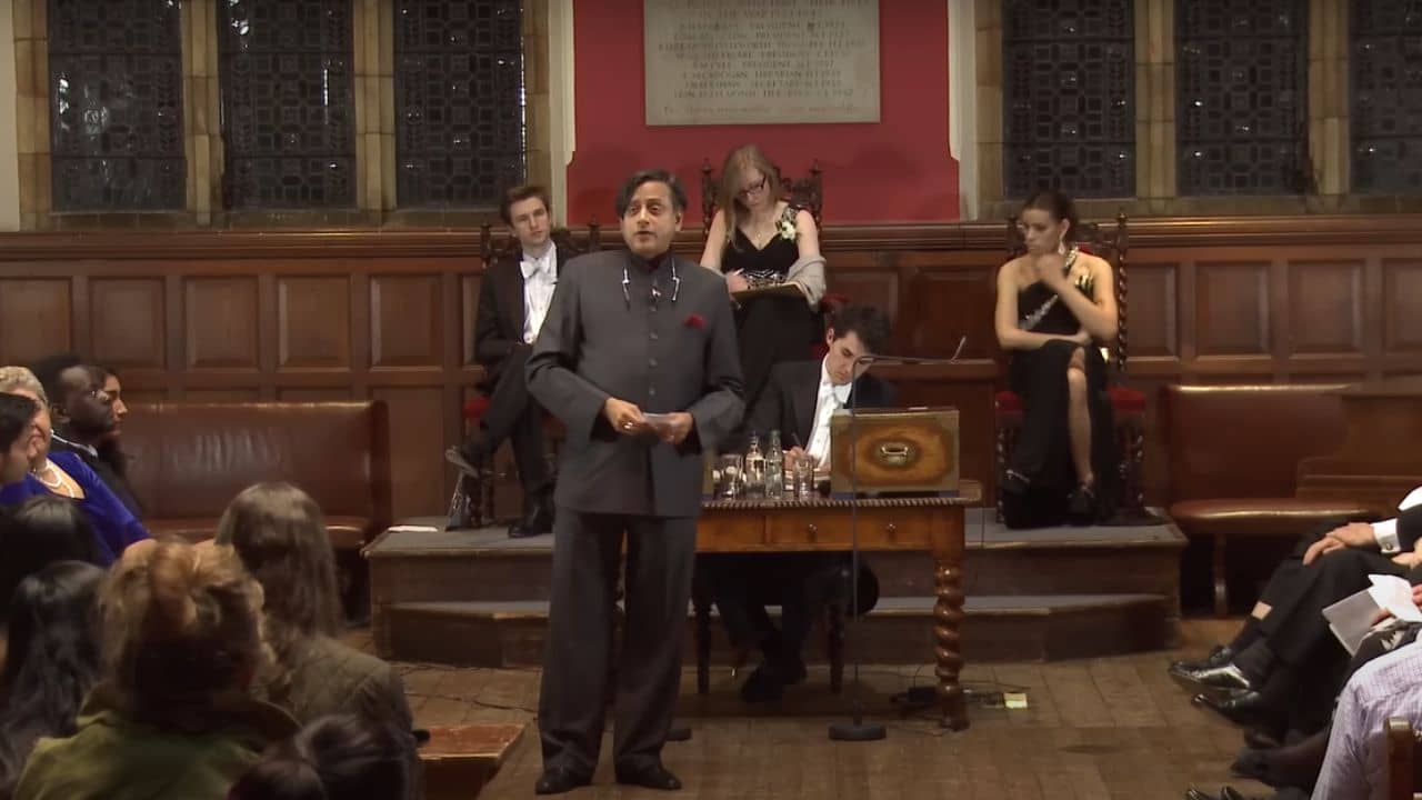 Shashi Tharoor: সূর্য ডুবলে ভগবানও এদের ভরসা করে না, ব্রিটিশদের মুখোমুখি দাঁড়িয়ে তোপ দেগেছিলেন থারুর