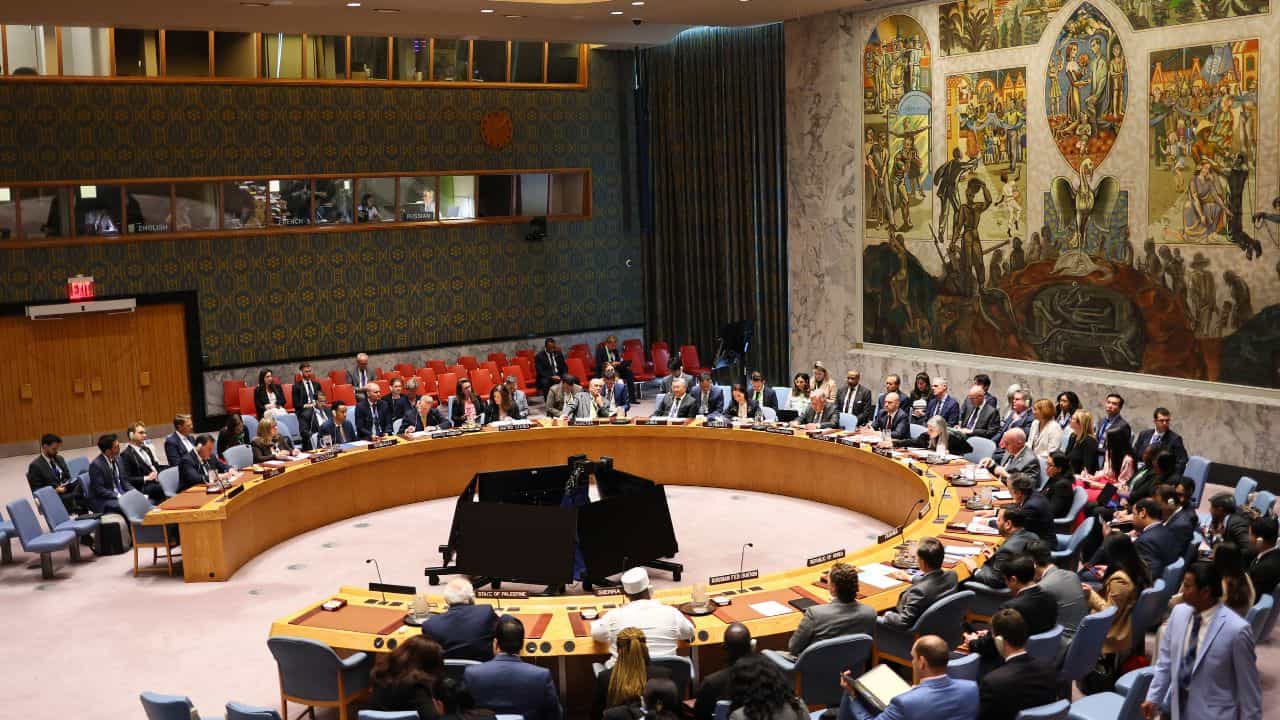 India-Pak Tension: পাকিস্তানের অনুরোধে পহেলগাঁও-ইস্যুতে দেড় ঘণ্টা রুদ্ধদ্বার বৈঠক, সমাধান টানতে পারল রাষ্ট্রপুঞ্জ? India-Pak Tension: পাকিস্তানের অনুরোধে পহেলগাঁও-ইস্যুতে দেড় ঘণ্টা রুদ্ধদ্বার বৈঠক, সমাধান টানতে পারল রাষ্ট্রপুঞ্জ?