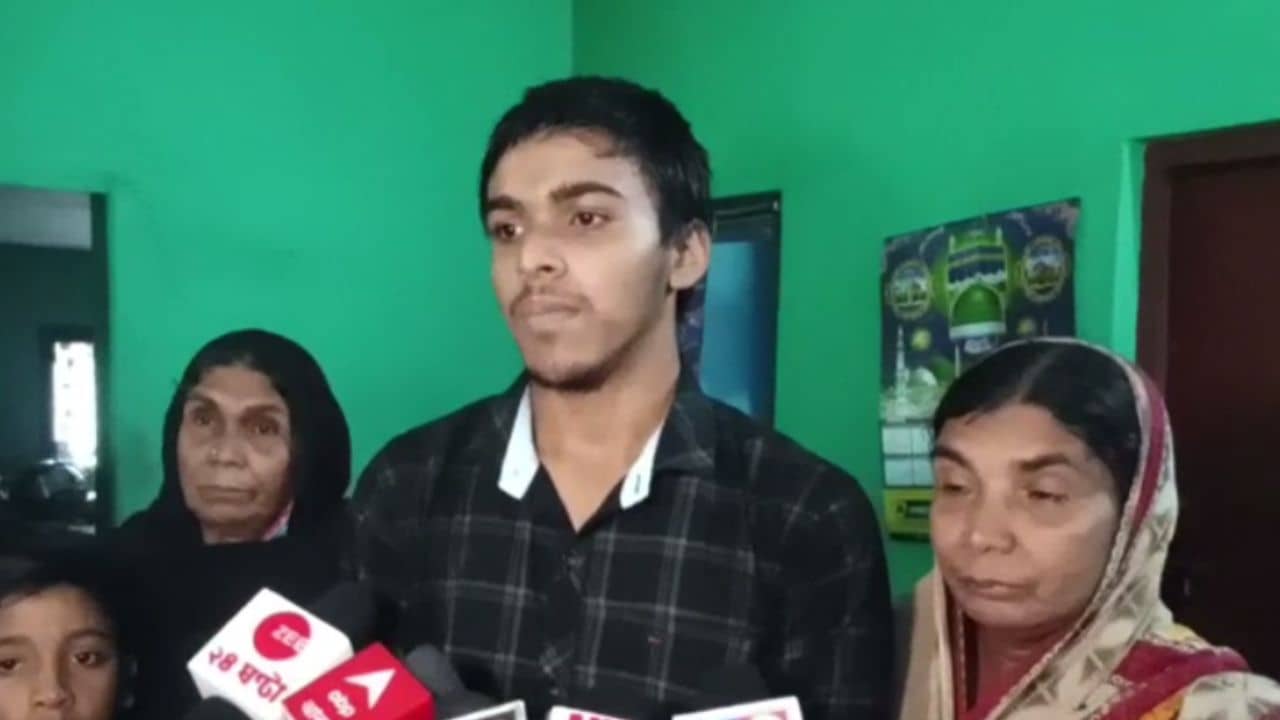 WB Mahdyamik 10th Result 2025 Toppers: আমাদের স্কুলের ২ জনও..., মাধ্যমিকে 4th হয়ে মহম্মদ সেলিম চাকারিহারা শিক্ষকদের নিয়ে বললেন বড় কথা