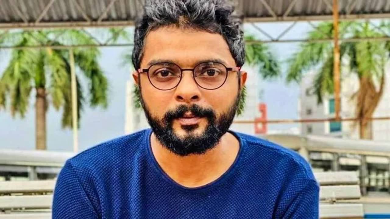 আমরা সবাই ডাক্তারি করে বিপদ ডেকে আনি, কেন বললেন সায়ন ঘোষ?