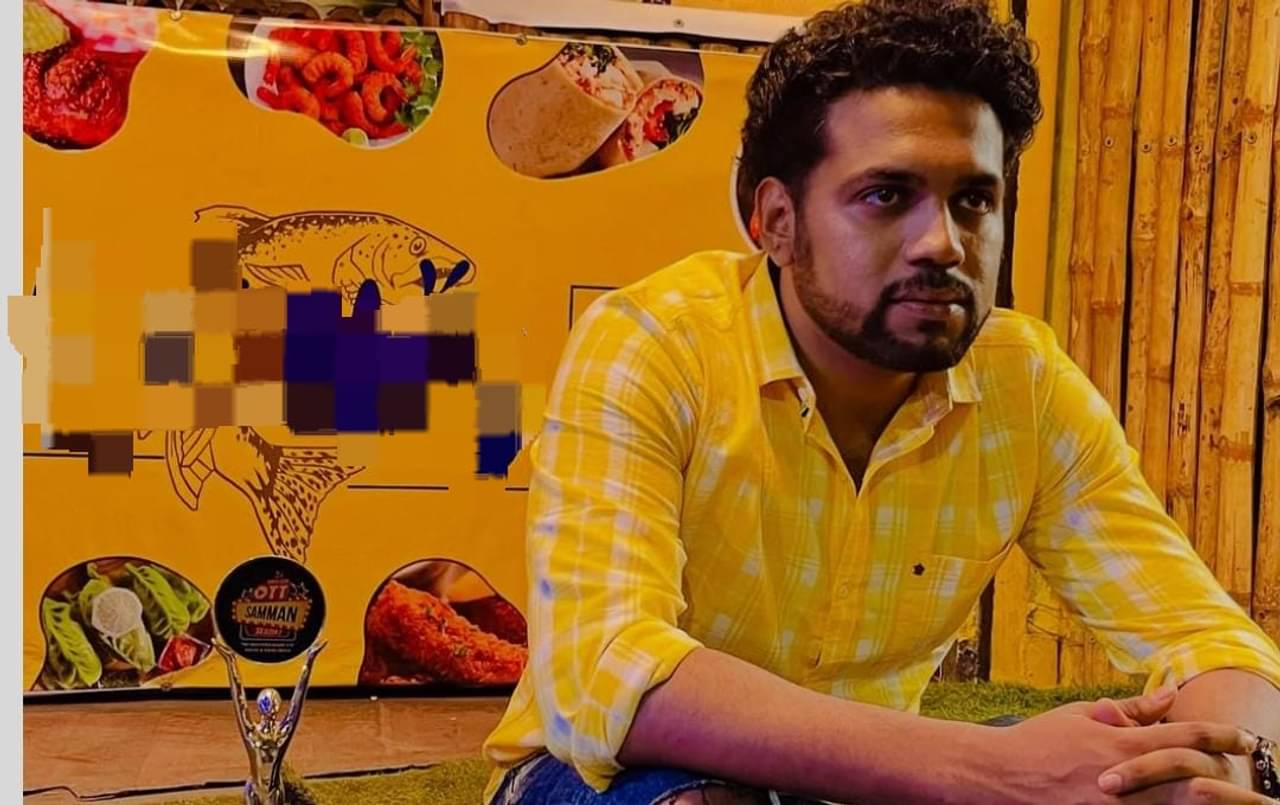 দুঃসময়ের ফিসচপের দোকান,নতুন কাজ আসলেও রেখে দেবেন অভিনেতা দেবতনু?