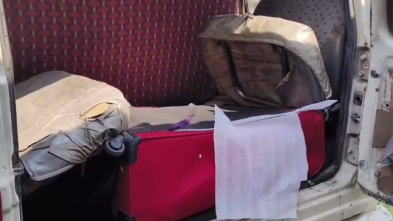 Dead Body Recover: বাজার যাওয়ার সময়ই লাল রঙের ট্রলি পড়ে আছে দেখেছিলাম...,খোলার পর হাড়হিম হয়ে গেল সকলের