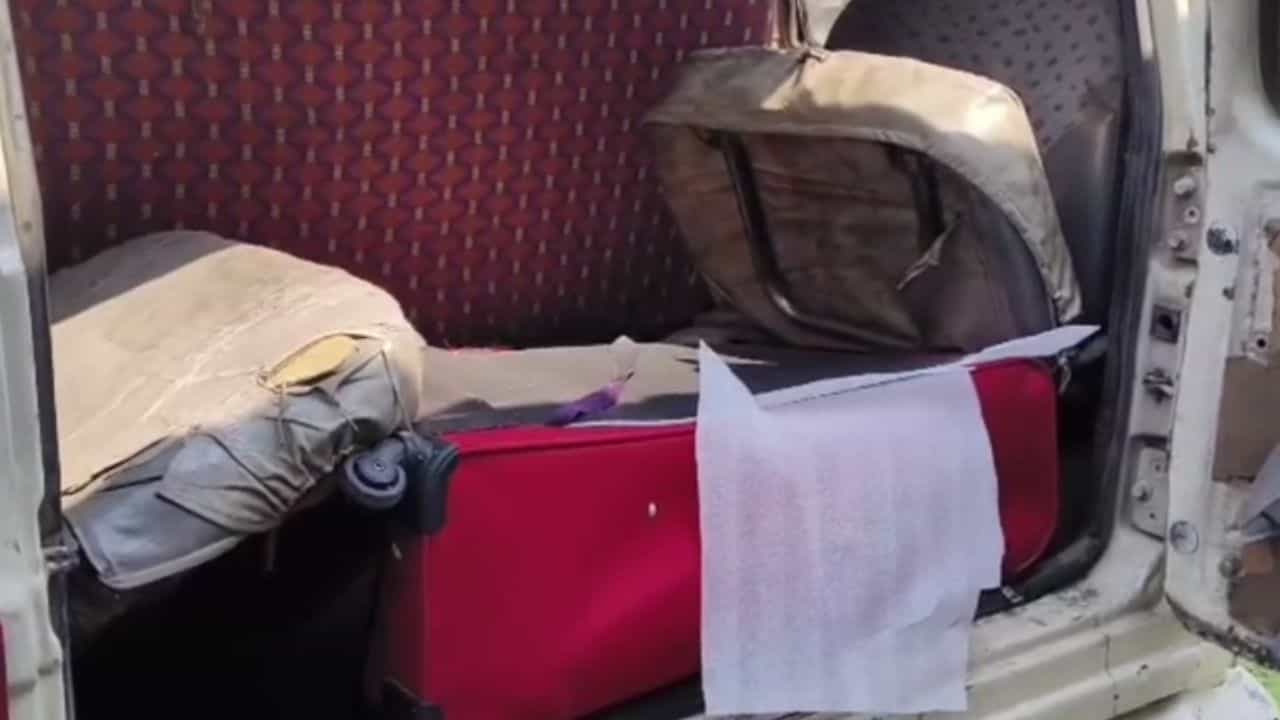 Dead Body Recover: 'বাজার যাওয়ার সময়ই লাল রঙের ট্রলি পড়ে আছে দেখেছিলাম...',খোলার পর হাড়হিম হয়ে গেল সকলের Dead Body Recover: 'বাজার যাওয়ার সময়ই লাল রঙের ট্রলি পড়ে আছে দেখেছিলাম...',খোলার পর হাড়হিম হয়ে গেল সকলের