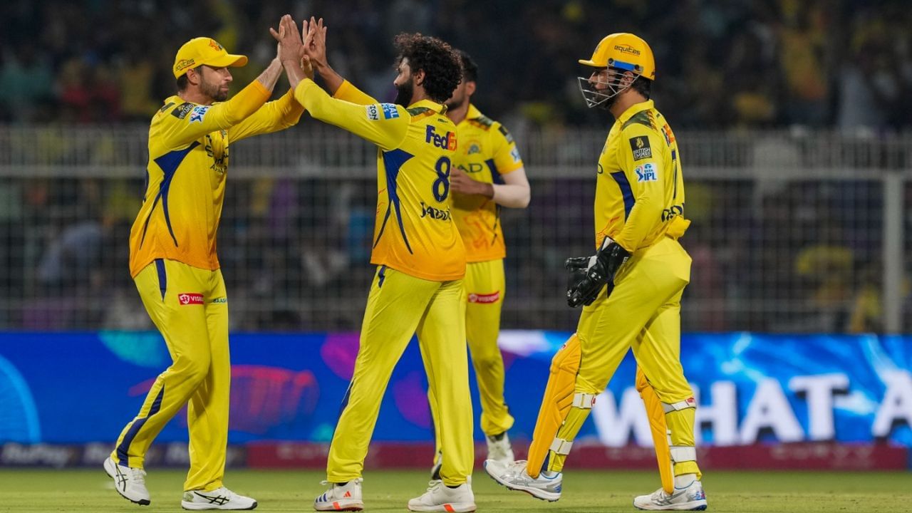 কলকাতা নাইট রাইডার্সের অধিনায়ক অজিঙ্ক রাহানেকে ক্রিকেটের নন্দনকাননে ফেরাতেই আইপিএলে চেন্নাই সুপার কিংসের জার্সিতে জাডেজার উইকেট সংখ্যা দাঁড়াল ১৪১।