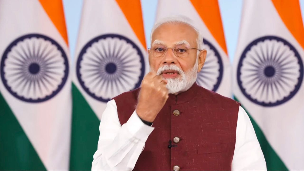 PM Modi: পাকিস্তানের পরমাণু ব্ল্যাকমেলিং আসলে কী? মোদী কেন তুললেন এই প্রসঙ্গ? PM Modi: পাকিস্তানের পরমাণু ব্ল্যাকমেলিং আসলে কী? মোদী কেন তুললেন এই প্রসঙ্গ?