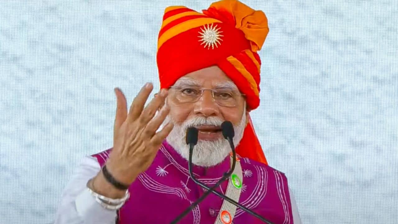 PM Modi in Vadodara: সিঁদুর সাফল্যে মোদীর মুখে মোদীর নাম...