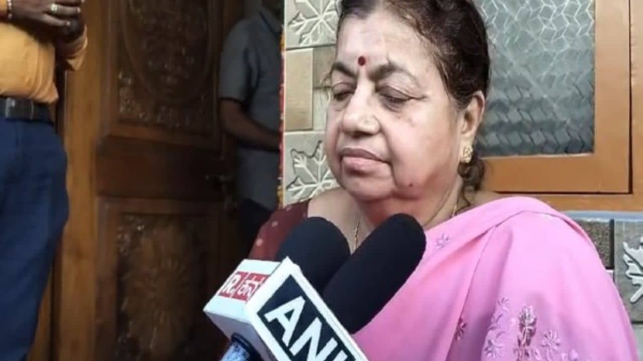 Operation Sindoor: পহেলগাঁও হামলায় হারিয়েছেন ছেলেকে, অপারেশন সিঁদুর জঙ্গিদের শেষ করেছে শুনতেই কী বললেন মা?