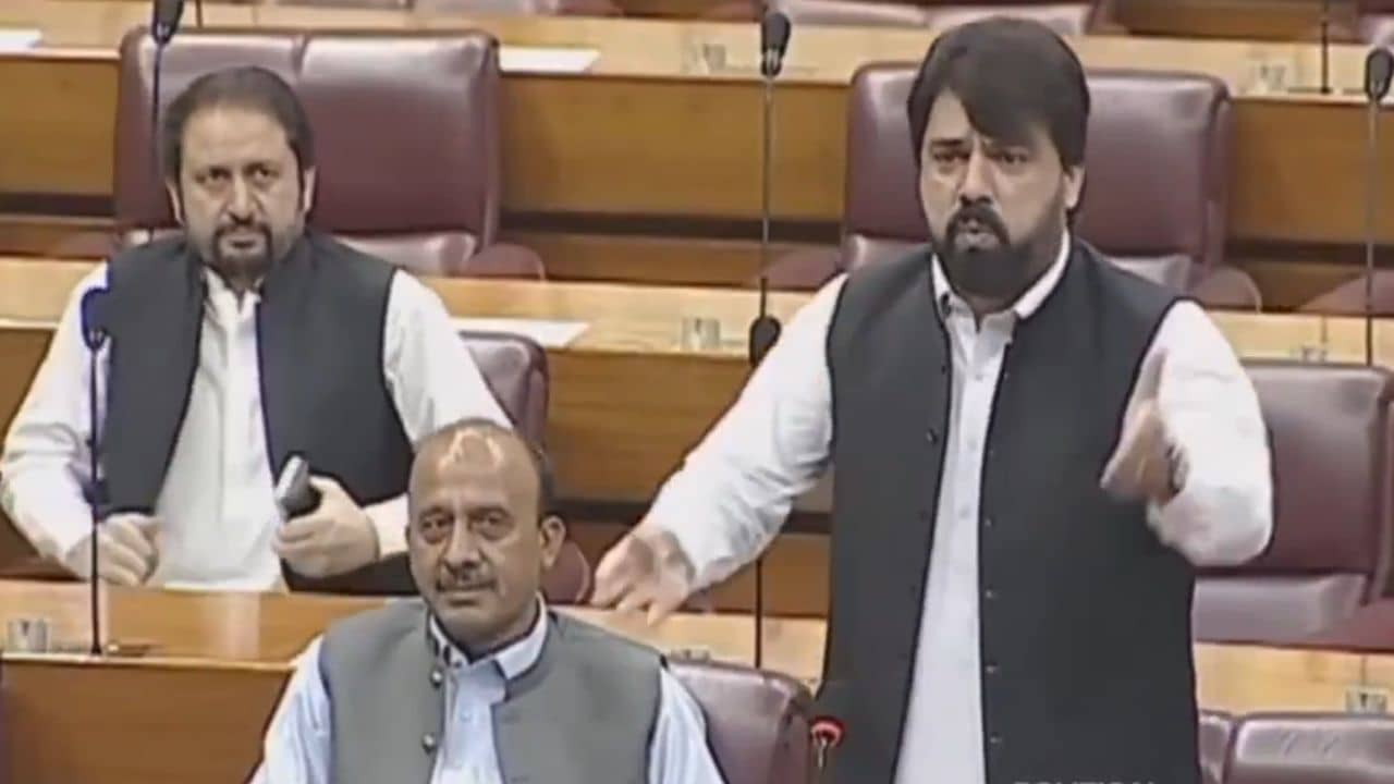 India Pakistan Tensions: কাপুরুষ, মুখে মোদীর নাম নেওয়ার ক্ষমতাও নেই..., শরিফের বিরুদ্ধে তোপ দাগল তার দেশের সাংসদই