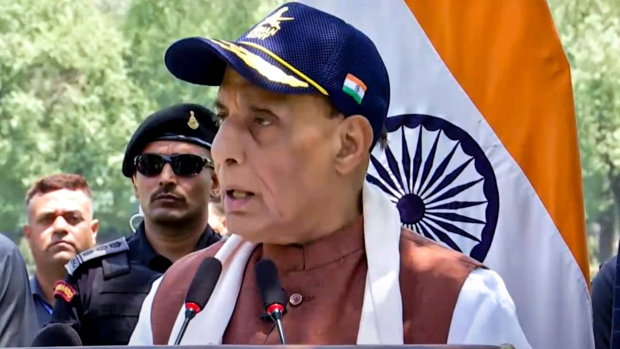 Rajnath Singh: ওরা ধর্ম দেখে মেরেছে, আমরা কর্ম দেখে মেরেছি, পাকিস্তানকে পরমাণু অস্ত্র নিয়ে হুঙ্কার রাজনাথের