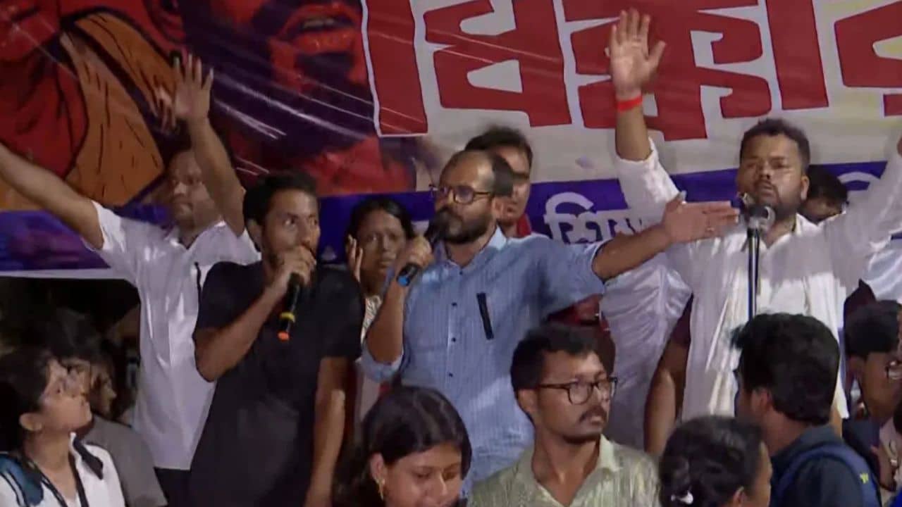 Sacked teachers: সরকার তাঁদের নিয়ে কী ভাবছে? জানতে মুখ্যমন্ত্রীর সঙ্গে সাক্ষাৎ করতে চান চাকরিহারা শিক্ষকরা