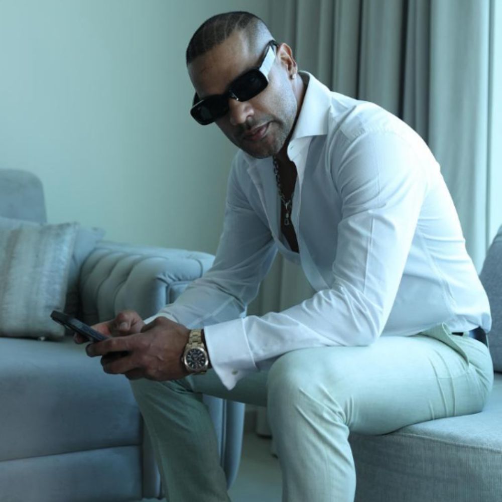 রিয়েল এস্টেট ডেটা অ্যানালিটিক ফার্ম সিআরই ম্যাট্রিক্স জানিয়েছে, গুরুগ্রামের গল্ফ কোর্স রোডে ডিএলএফের লেটেস্ট সুপার-বিলাসবহুল প্রকল্প 'দ্য ডাহলিয়াস'-এ শিখর ধাওয়ান ৬,০৪০ বর্গফুটের একটি অ্যাপার্টমেন্ট কিনেছেন।  (ছবি-শিখর ধাওয়ান ইন্সটাগ্রাম)
