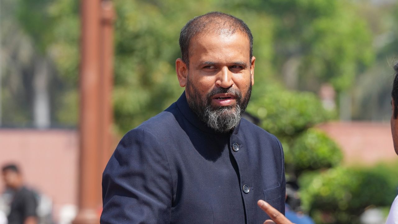 Yusuf Pathan: এক বছর পরও ঘর পাননি ইউসুফ, দিল্লিতে তরজা তুঙ্গে