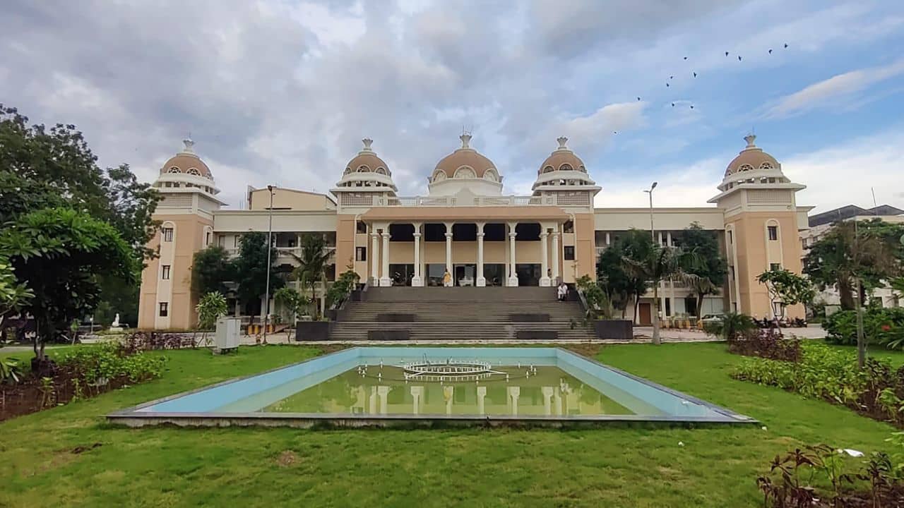 স্বাস্থ্যক্ষেত্রে বিপ্লব ঘটাতে বড় উদ্যোগ আদানি গ্রুপের! কী করল তাঁরা?
