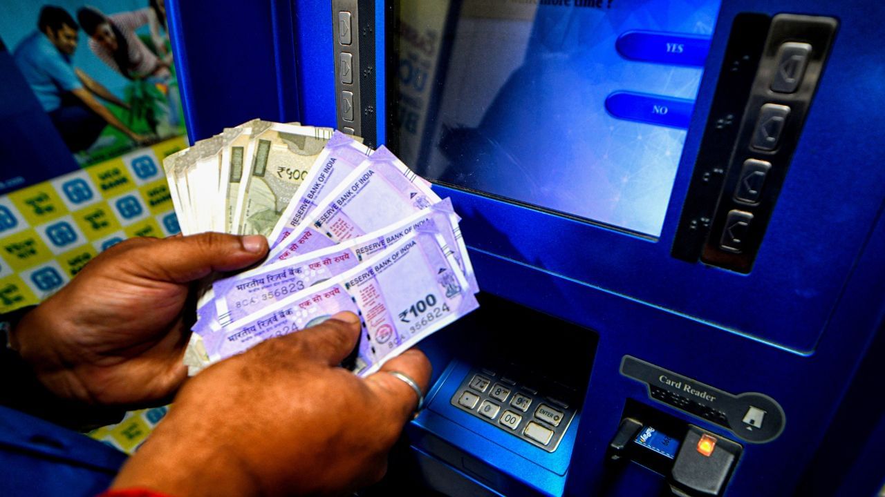 UPI-Powered ATM: কার্ডের দরকারই নেই! মোবাইলের ক্যামেরা খুললেই ATM থেকে বেরবে কড়কড়ে নোট
