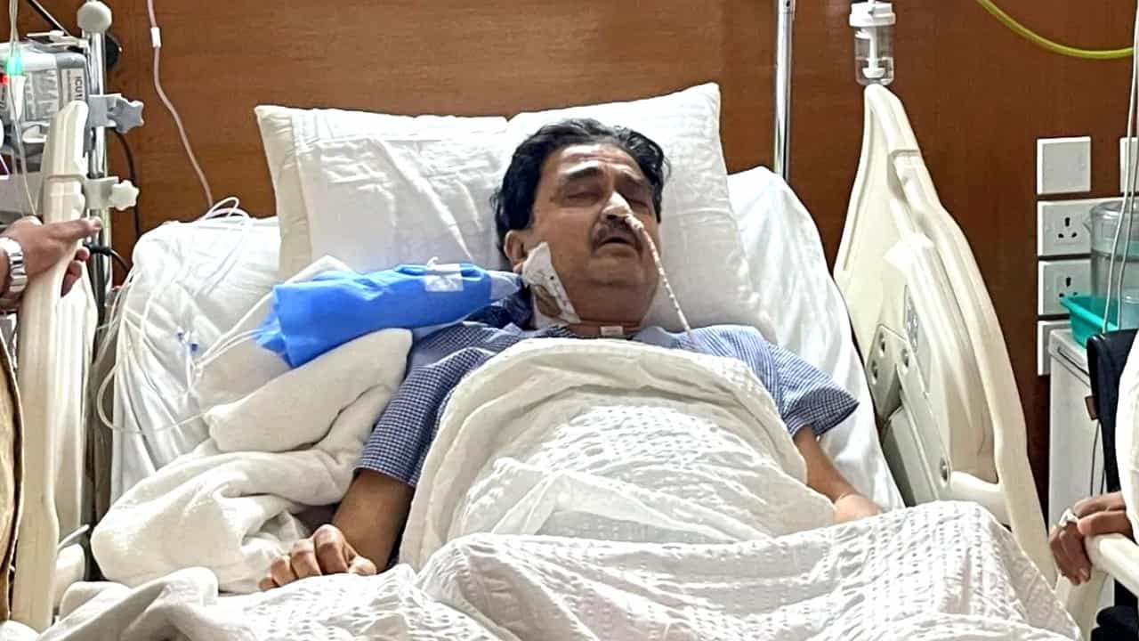Abhijit Ganguly's condition: লিক্যুইড খাবার খাচ্ছেন, দিল্লির AIIMS যাওয়ার পর কতটা অবস্থা পরিবর্তন হল অভিজিৎ গঙ্গোপাধ্যায়ের Abhijit Ganguly's condition: লিক্যুইড খাবার খাচ্ছেন, দিল্লির AIIMS যাওয়ার পর কতটা অবস্থা পরিবর্তন হল অভিজিৎ গঙ্গোপাধ্যায়ের