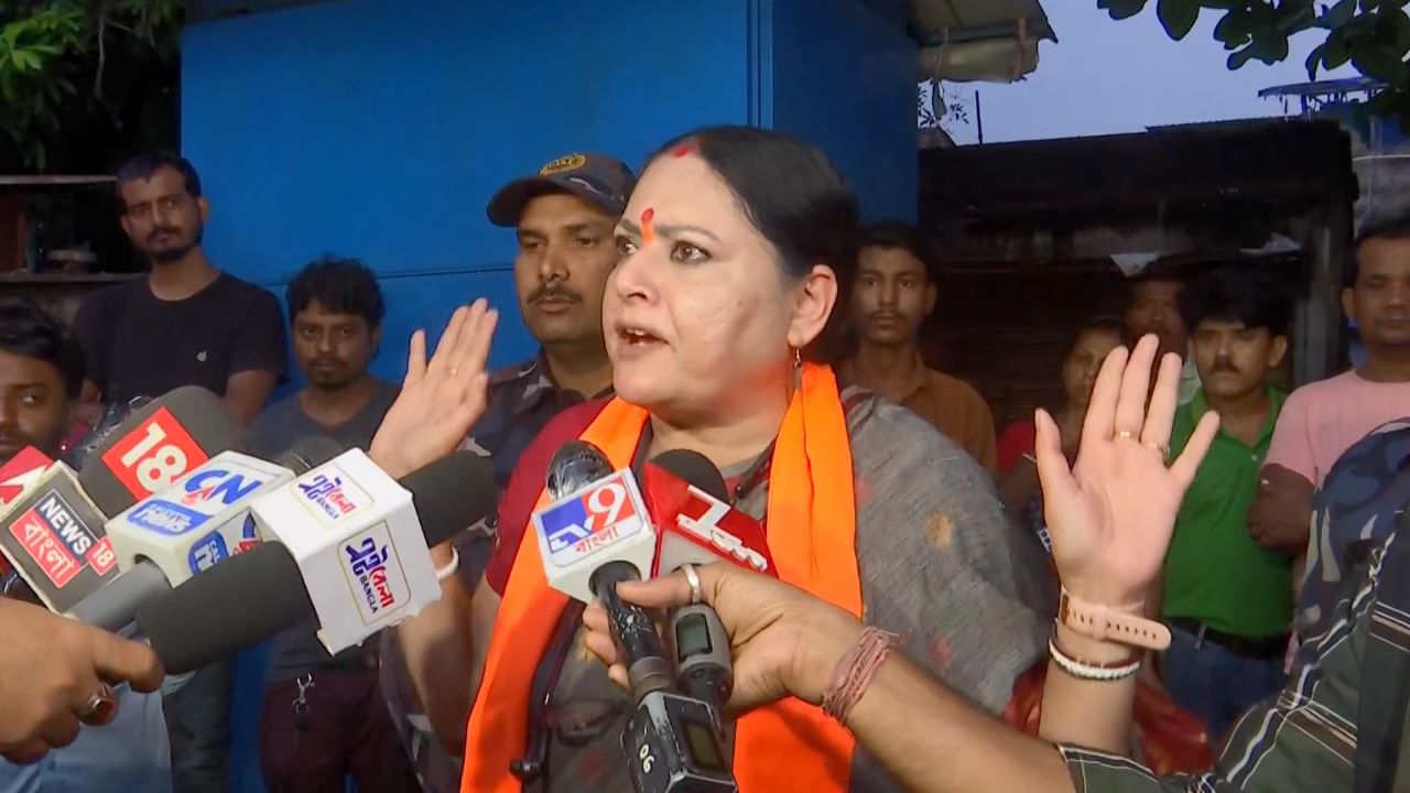 Agnimitra Paul: কেন সিবিআইয়ের বদলে পুলিশ চাইছেন? ব্যাখ্যা দিলেন অগ্নিমিত্রা Agnimitra Paul: কেন সিবিআইয়ের বদলে পুলিশ চাইছেন? ব্যাখ্যা দিলেন অগ্নিমিত্রা