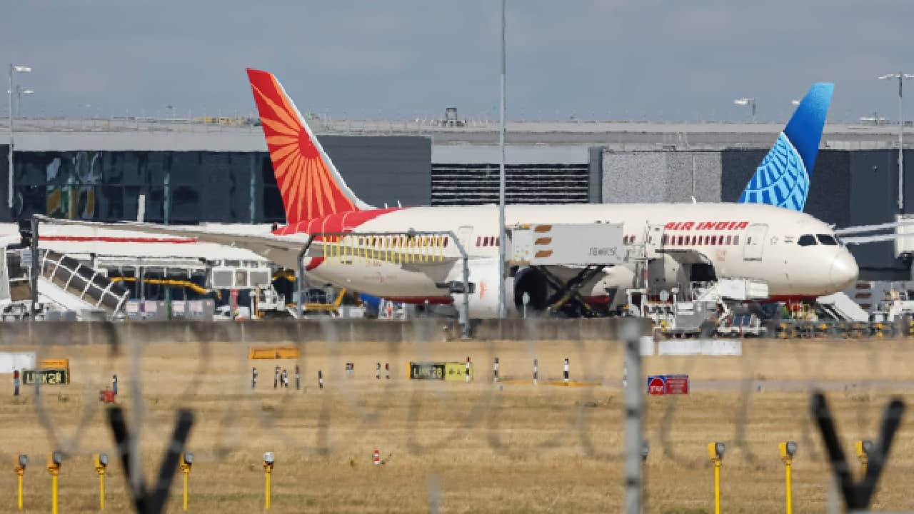 Supreme Court: তদন্ত শেষ না হওয়া পর্যন্ত বন্ধ হোক বোয়িংয়ের সব উড়ান, সুপ্রিম কোর্টে দায়ের জনস্বার্থ মামলা