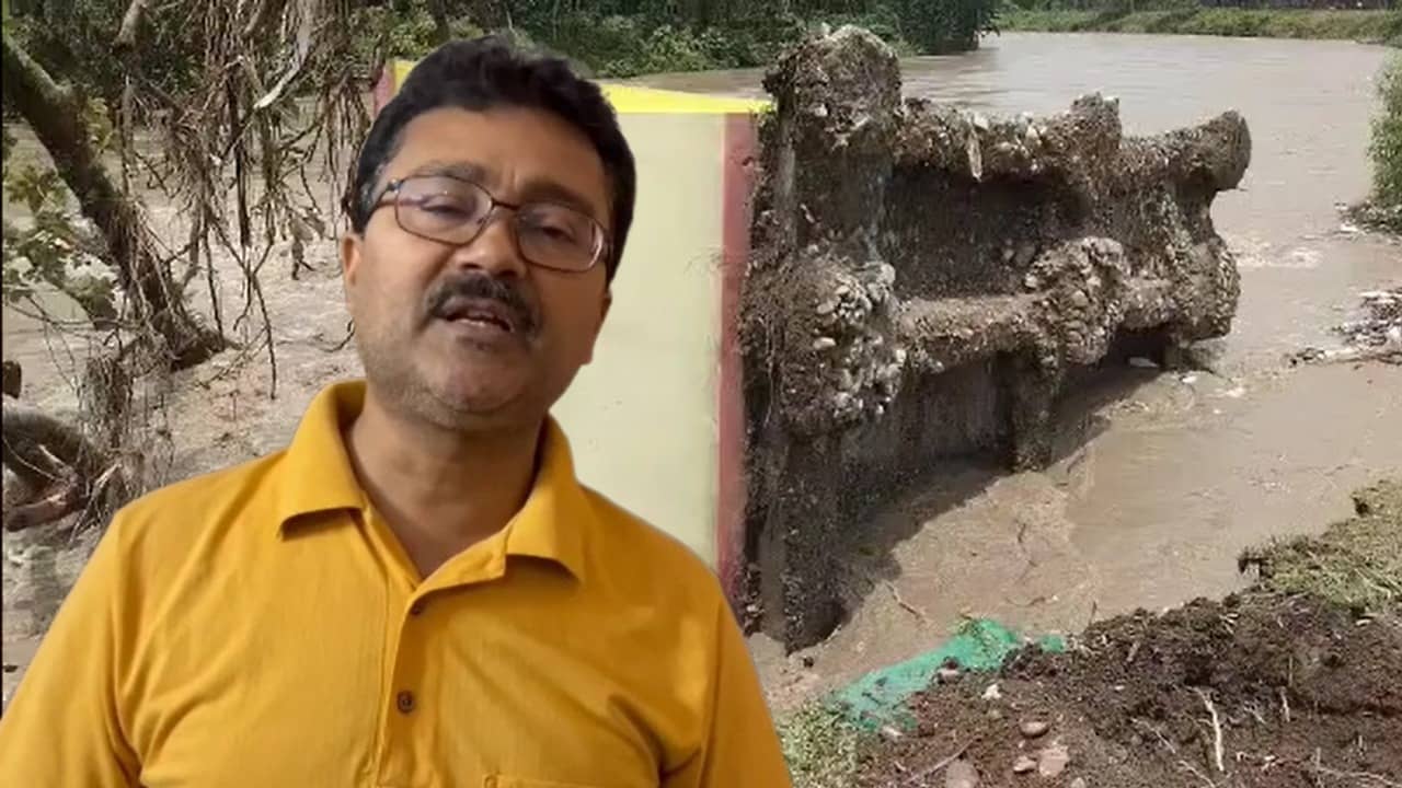 Shiv Temple: জলের তোড়ে ভেসে গেল আস্ত শিব মন্দির! ‘ডুয়ার্সটাই মানচিত্র থেকে মুছে যেতে পারে’, কেন এমন আশঙ্কা MLA-র