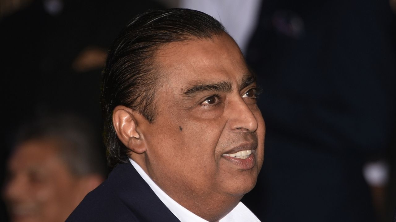 Mukesh Ambani: এখান থেকেই সবকিছুর শুরু, ১৫১ কোটির গুরুদক্ষিণা দিলেন মুকেশ অম্বানী Mukesh Ambani: এখান থেকেই সবকিছুর শুরু, ১৫১ কোটির গুরুদক্ষিণা দিলেন মুকেশ অম্বানী
