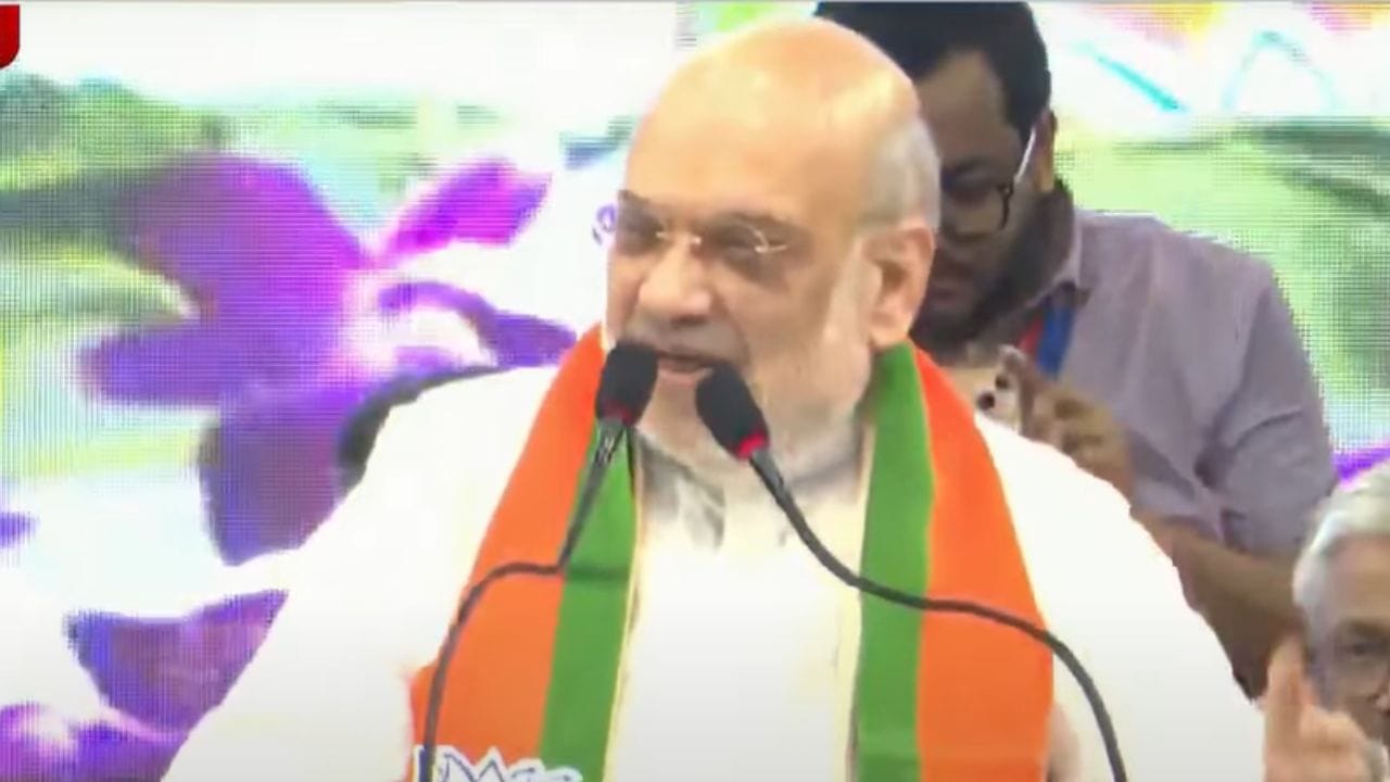 Amit Shah in Bengal: শুভেন্দু দাঁড়ালেই ভয় পান দিদি: অমিত শাহ Amit Shah in Bengal: শুভেন্দু দাঁড়ালেই ভয় পান দিদি: অমিত শাহ
