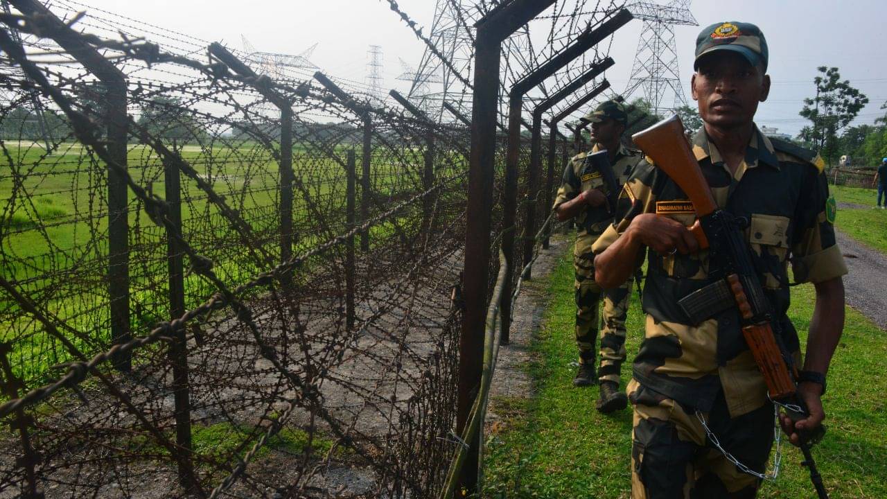 Bangladesh BGB: সর্বক্ষণ তাকিয়ে BSF-এর উপর! বাংলাদেশের সীমান্তে নতুন বিপদ, বলছে গোয়েন্দা রিপোর্ট