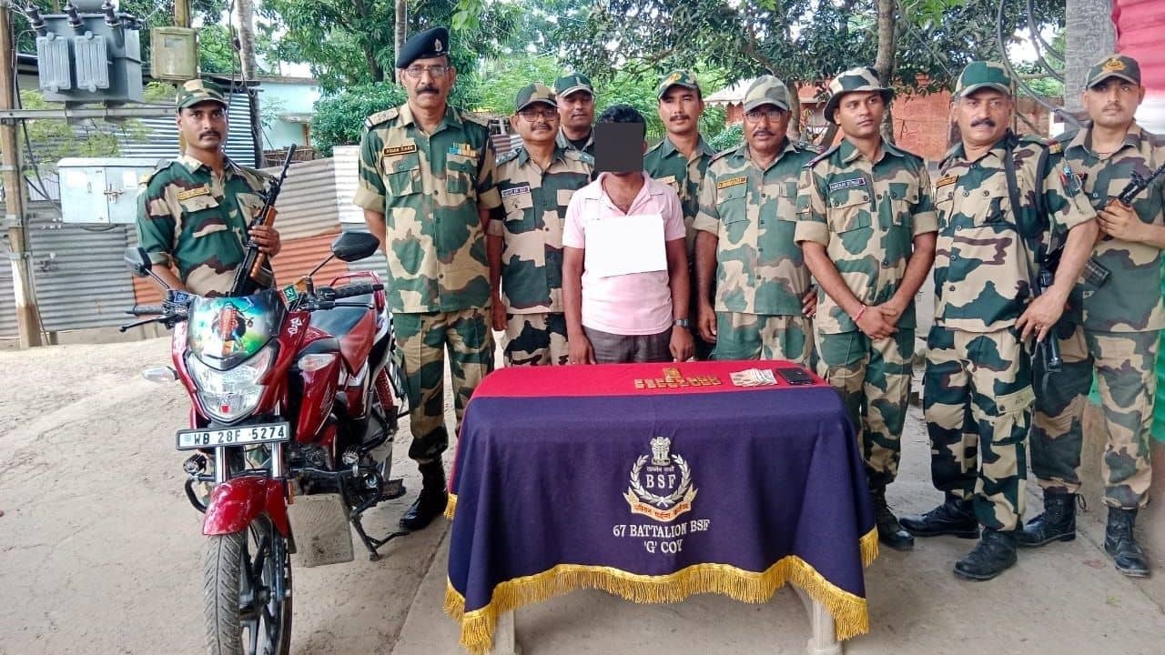 BSF Jawans news update: প্রায় ২ কোটি টাকার বেশি সোনা উদ্ধার BSF-এর, সেগুলো জওয়ানরা কী করলেন জানলে চমকে যাবেন