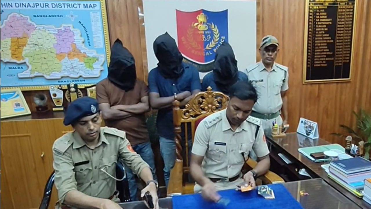 Balurghat: যেন সাইবার ক্রাইমের হাব বালুরঘাট! জালে ৩