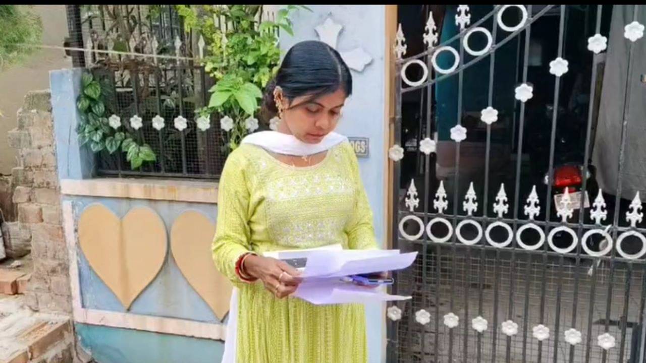 Smart Meter: এক মাসে ১২ হাজার টাকার বিল দেওয়া সম্ভব?, স্মার্ট মিটারে বিল আসতেই মাথায় বাজ ভেঙে পড়ল ব্যান্ডেলের দম্পতির...বিদ্যুৎ আধিকারিক যা যুক্তি দিলেন...