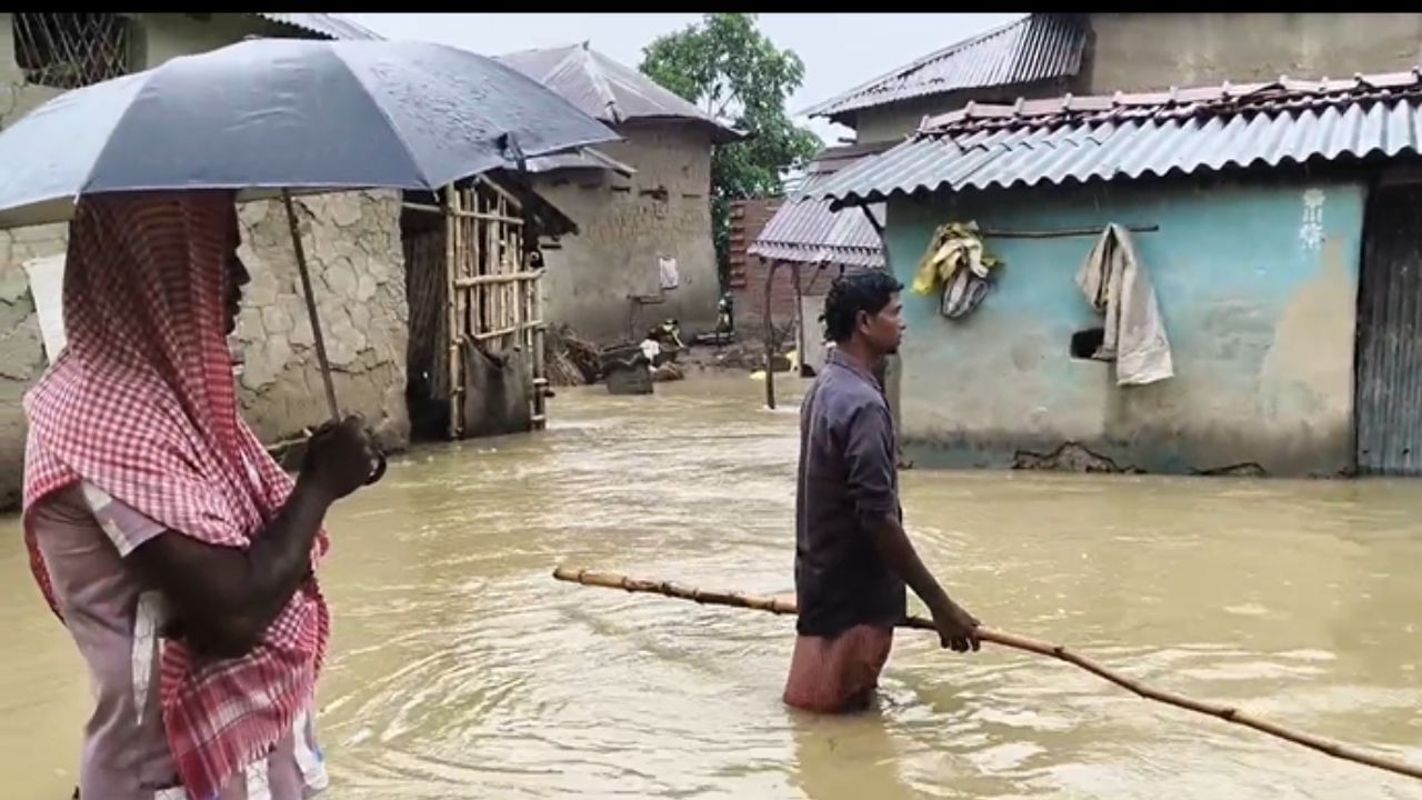 Bankura: বিদ্যুতের তার ছিঁড়ে পড়েছিল, বিদ্যুৎস্পৃষ্ট হয়ে মৃত্যু প্রৌঢ়ার Bankura: বিদ্যুতের তার ছিঁড়ে পড়েছিল, বিদ্যুৎস্পৃষ্ট হয়ে মৃত্যু প্রৌঢ়ার
