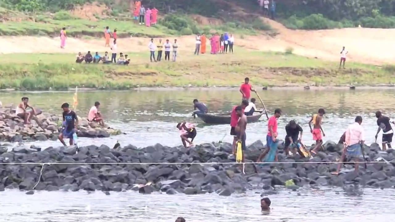 Bankura: মদ খেয়ে জলে স্নান, ৭ জন বুঝল স্রোতের টান