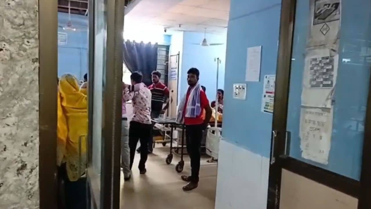 Birbhum: কেষ্ট অনুগামীদের মারধরের অভিযোগ কাজল অনুগামীদের বিরুদ্ধে, প্রকাশ্যে কোন্দল